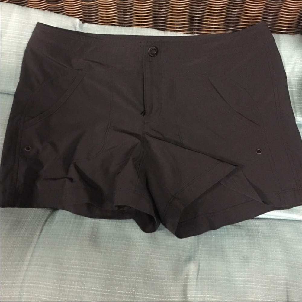 Costa Black Athleta Quick Drying Shorts. Perfect for the pool, beach, or hike!